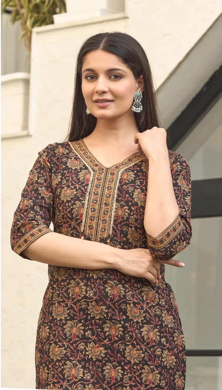 Naisha K 588 Cotton Kalamkari Print Handwork Short Top Wholesale