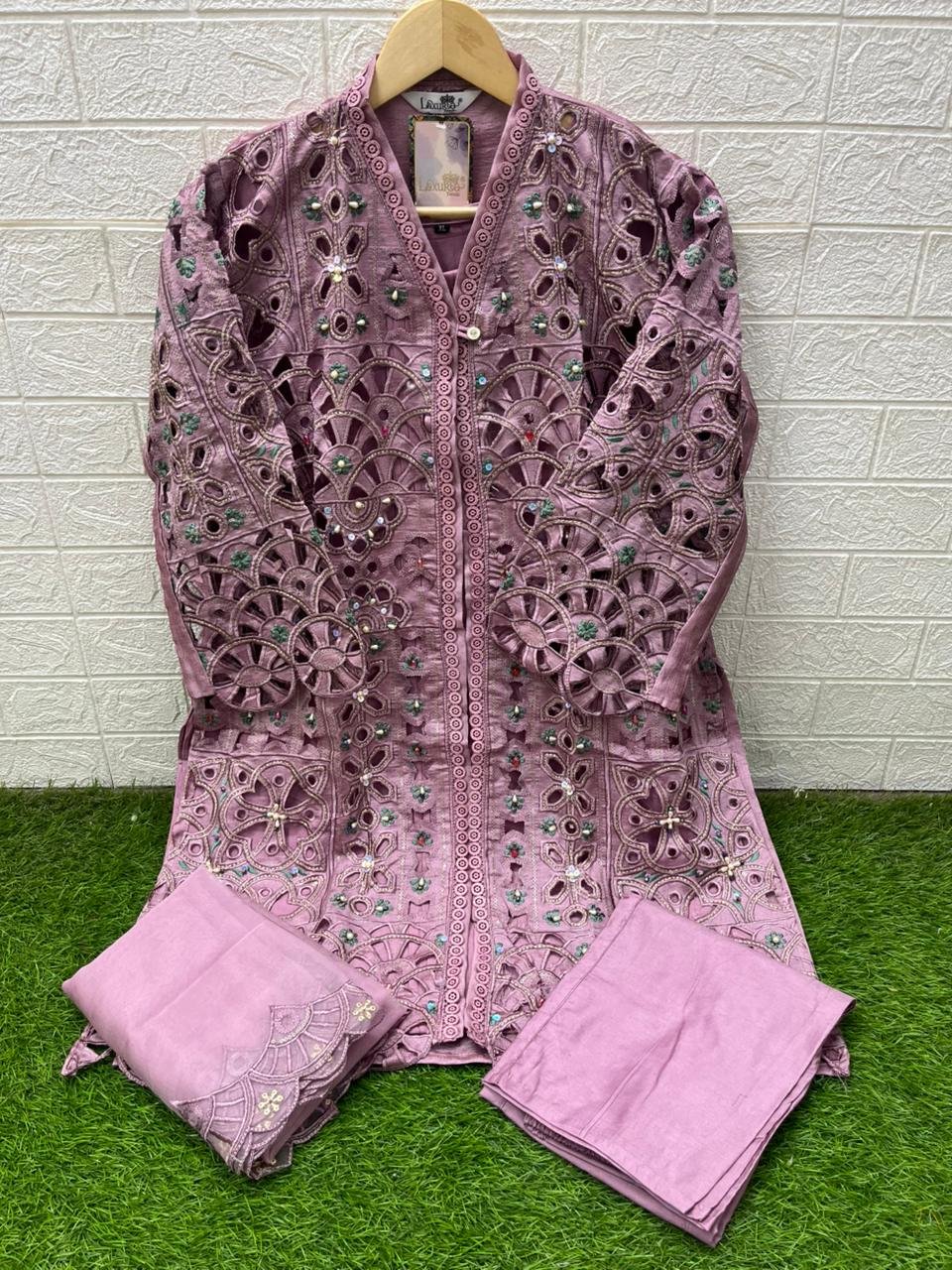 Luxury Pret 1525 Tunic Stylist & Pant Collection Wholesale 10 Stylish Luxury Pret 1525 Tunic Stylist & Pant Collection Wholesale 2026