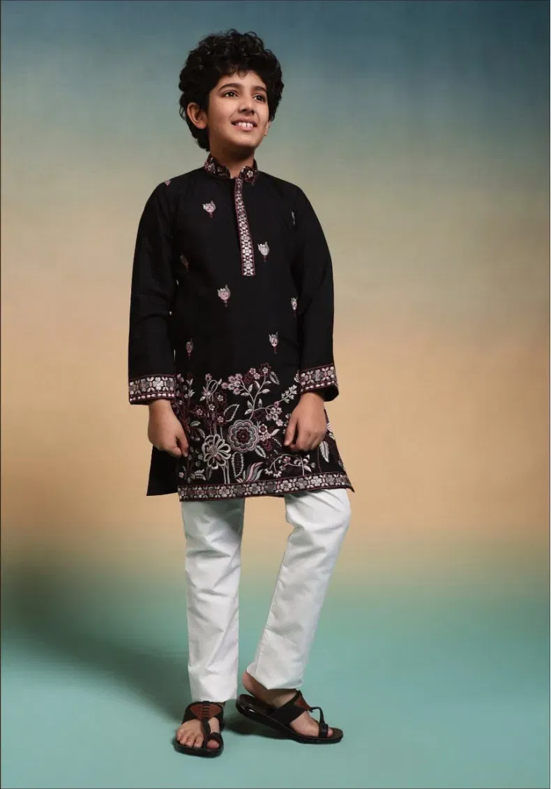 Clleora Ethnic Crown Viscose Silk Thread Work Kurta And Pant Collection Wholesale