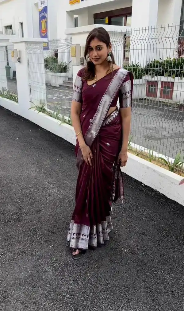 Laxmi 994 Traditional Saree Wholesale Online