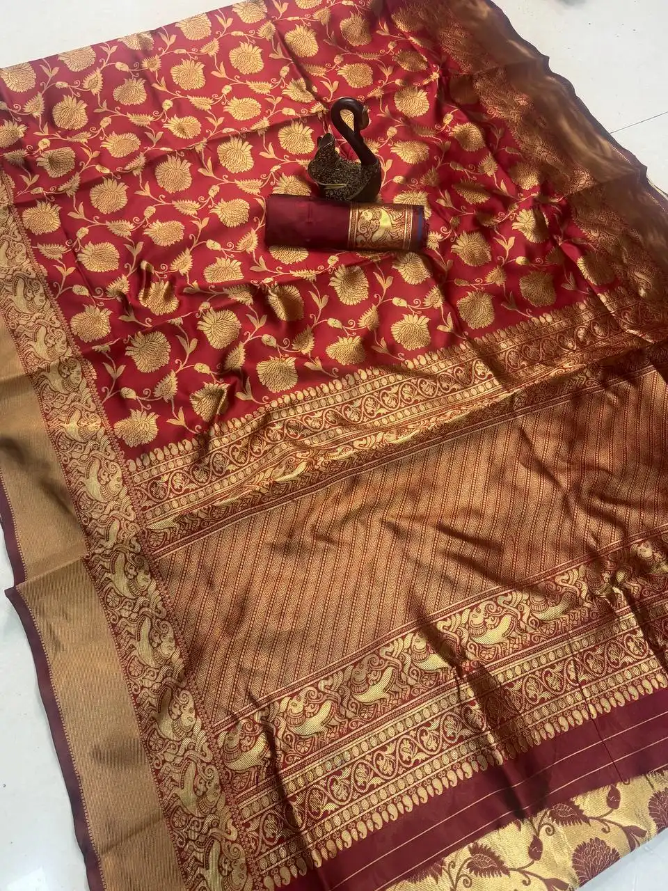 Laxmi 991 Best Banarasi Saree Manufacturers in Surat Wholesale 5 Latest Laxmi 991 Best Banarasi Saree Manufacturers in Surat Wholesale 2026